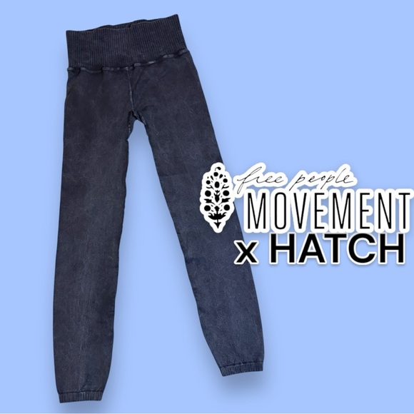 🎉HP🎉NWOT FP Movement X Hatch Happiness Runs Leggings in Vintage Black. Size M/L - Picture 2 of 9